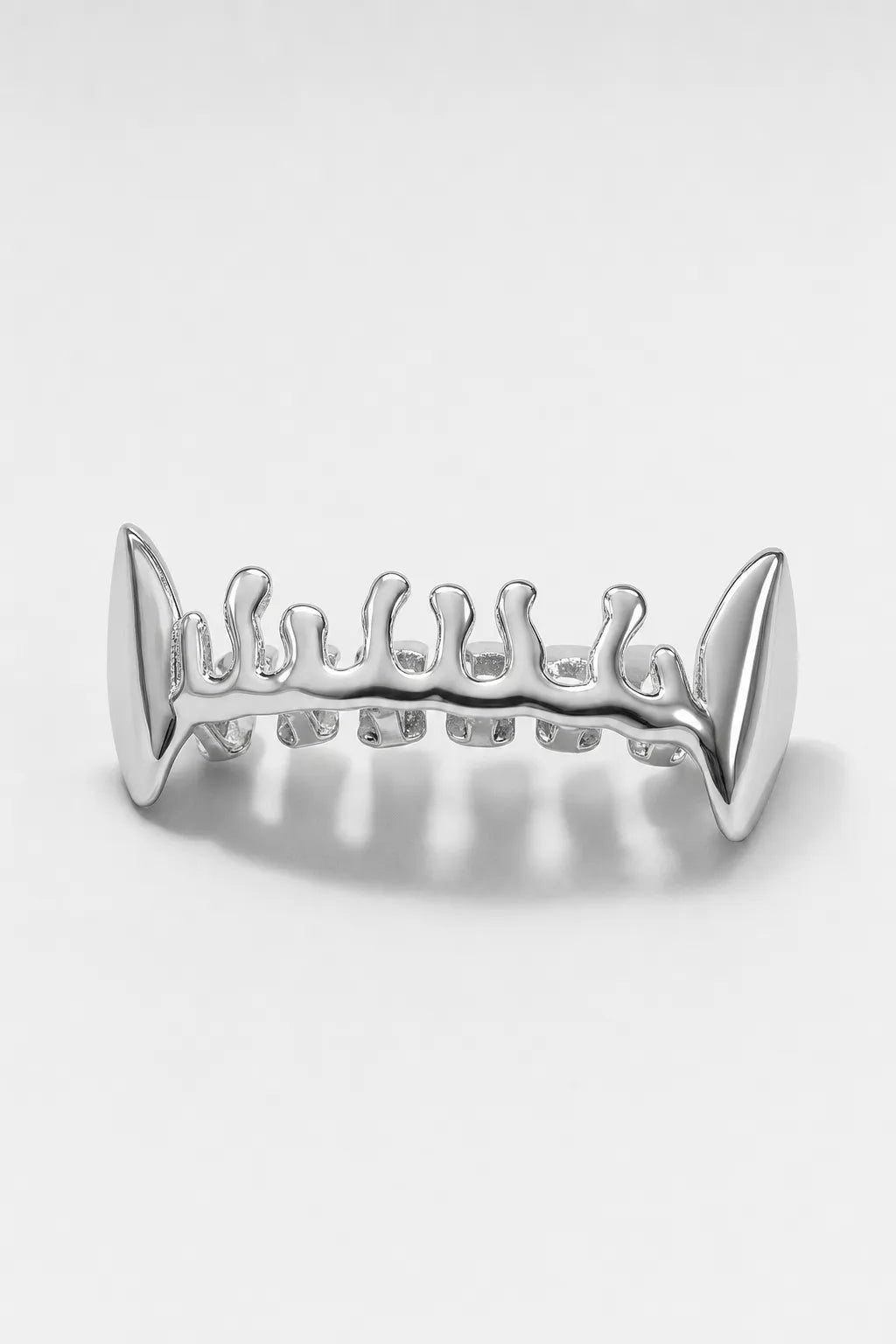 Grillz rihanna — sur fond gris - couleur Argent