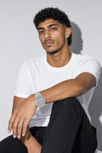 Montre Chiffre Arabe — porté sur fond gris