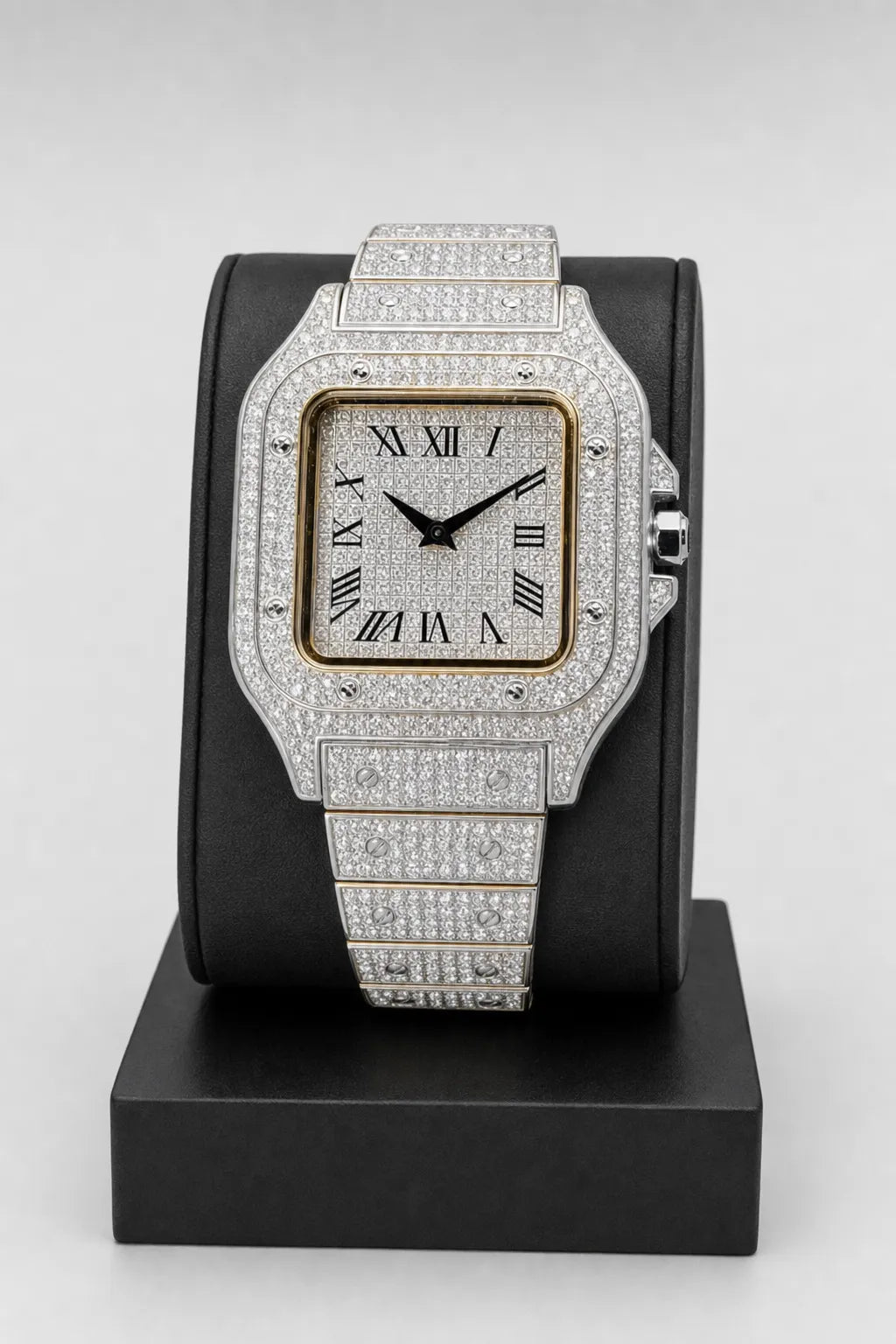Montre full VVS — sur présentoir noir mat