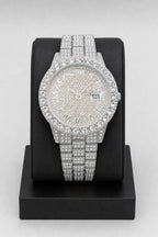 Montre Moissanite — sur présentoir noir mat