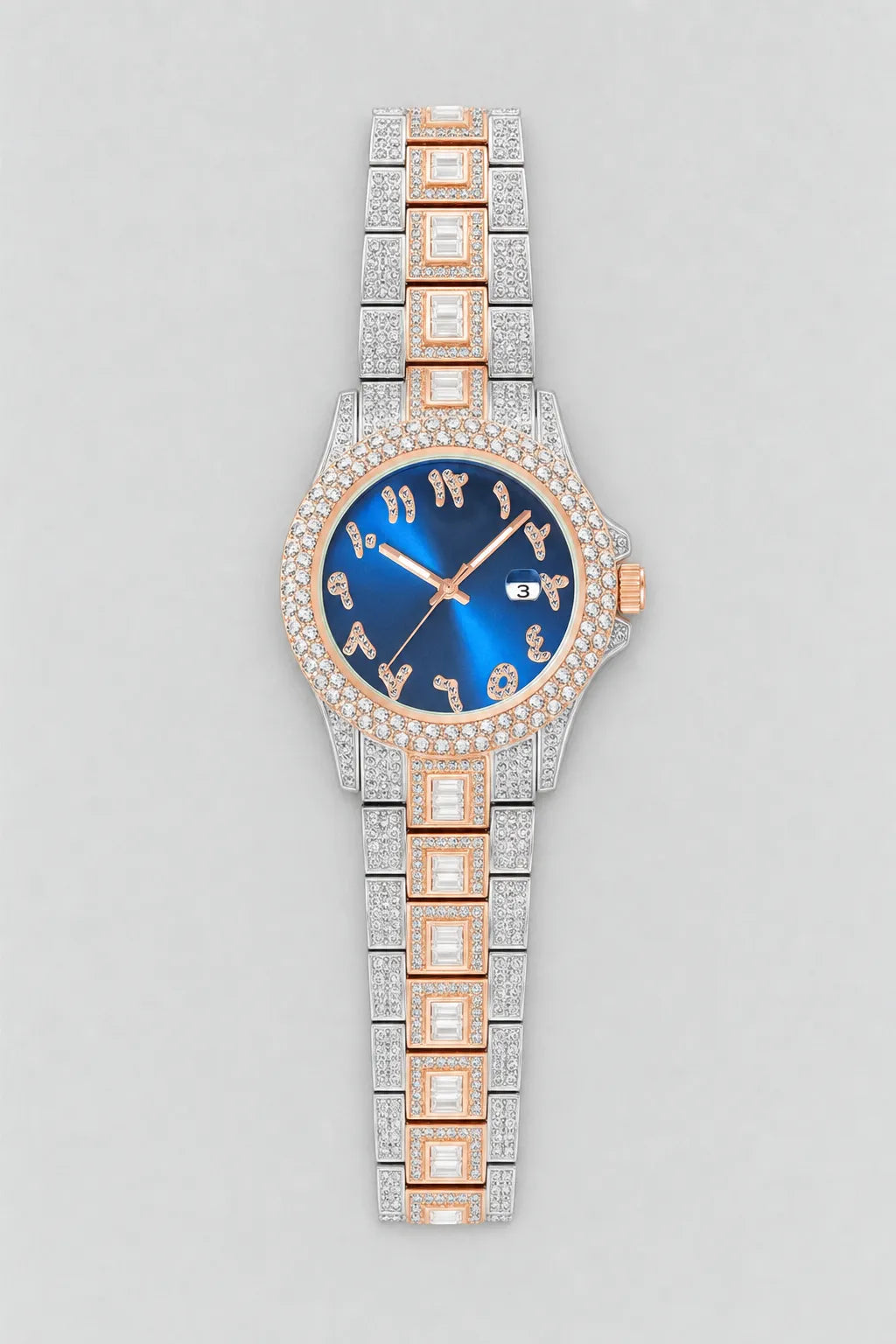 Montre rappeur en Diamant — variante Bleu-Argent-Rose sur fond gris