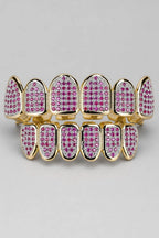 Purple grillz — sur fond gris