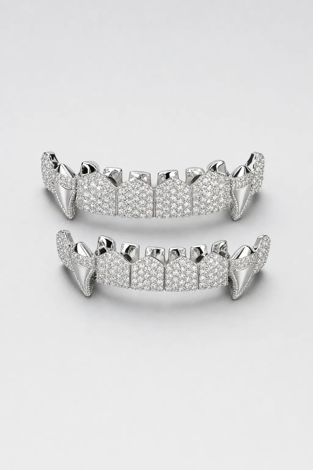 Vampire Grillz — sur fond gris - couleur Argent